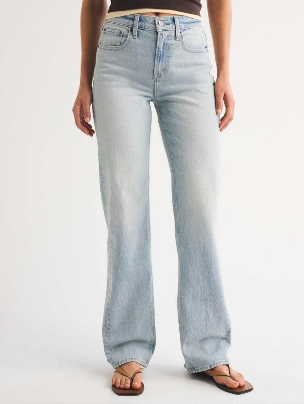 Abercrombie & Fitch 90s Relaxed Jean High Rise Light Wash Distressed Size 31 12